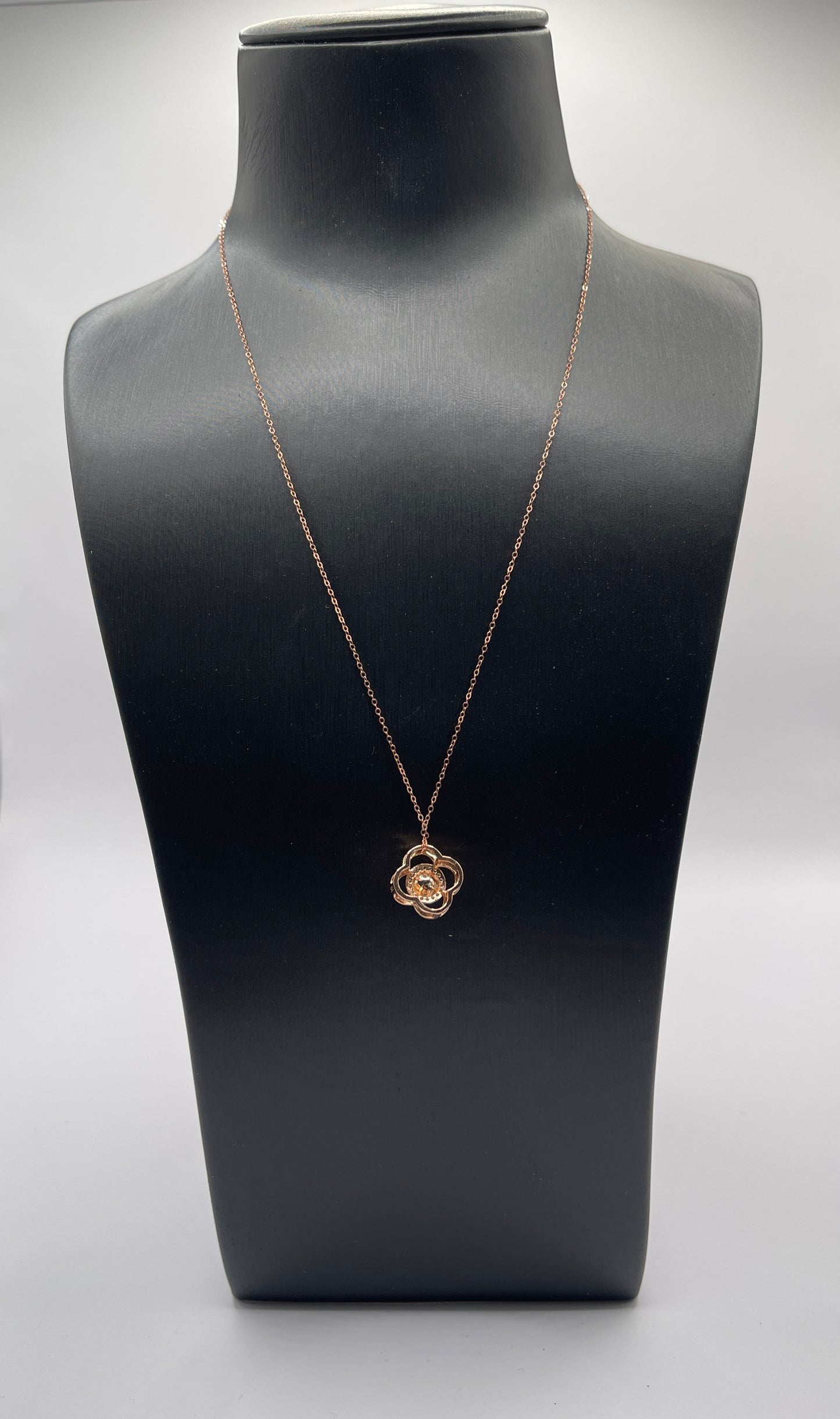 LP0080 Diamond Inlaid Pendant