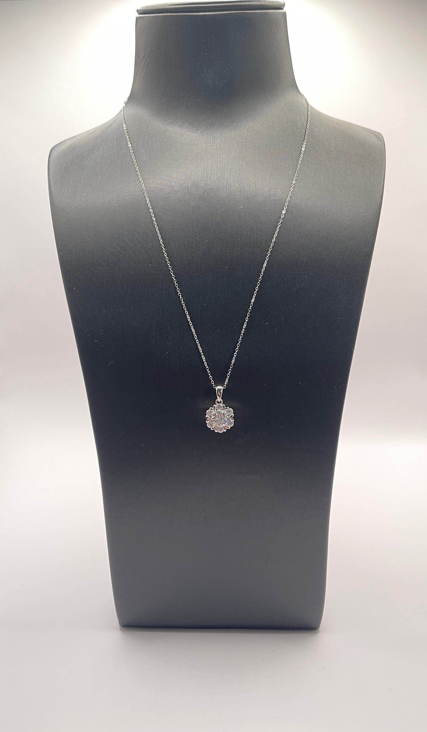 MD003 Moissanite diamond pendant